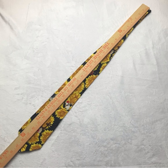 Looney Tunes Mania Tie Taz Bugs Daffy Sylvester Sunflowers Silk 1994 VTG - Picture 10 of 11